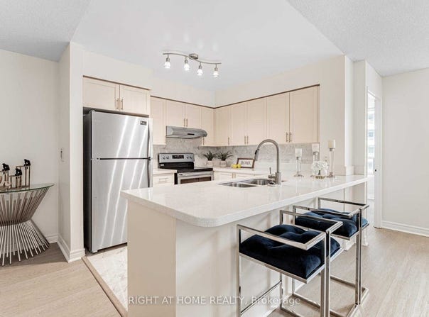 510 - 23 Hollywood Avenue, Toronto, Ontario M2N7L8