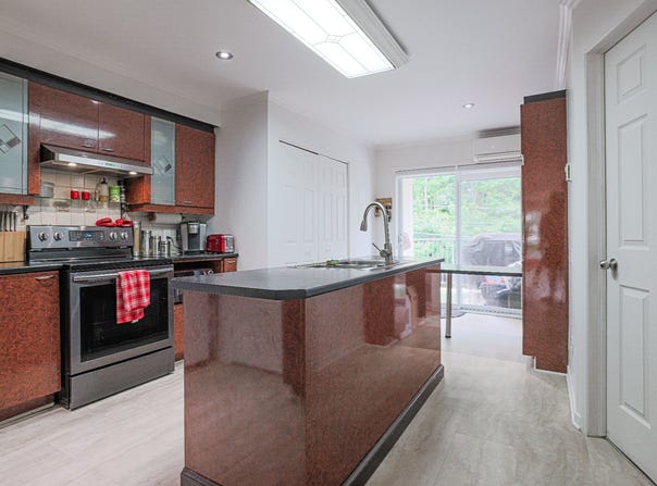 2376 Boul. des Seigneurs, Terrebonne, QC J6X4M8, CA, Terrebonne, Quebec J6X4M8
