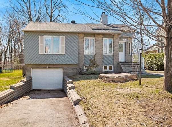 1061 Boul. de Châteauneuf, Boisbriand, Quebec J7G2X6