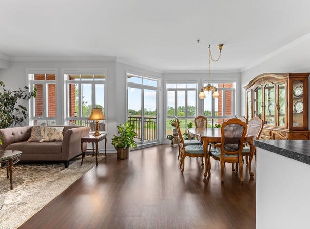 300 Av. du Golf, La Prairie, QC J5R0H6, CA, La Prairie, Quebec J5R0H6