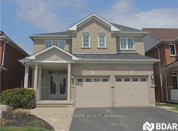 B - 42 Westminster Circle, Barrie, Ontario L4M0A4