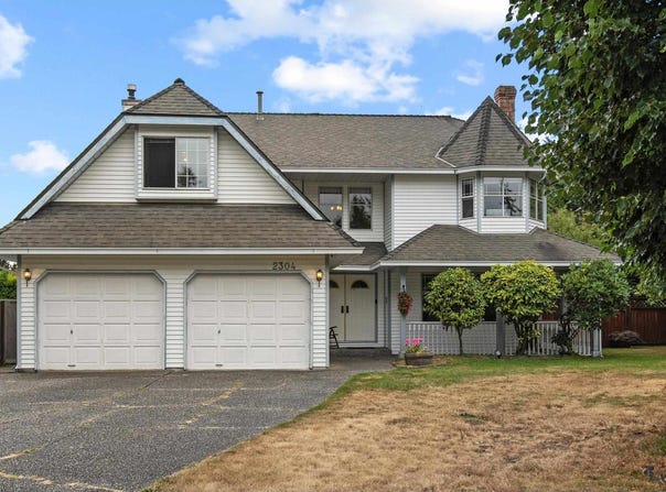 2304 151A, Surrey, British Columbia V4A8S9