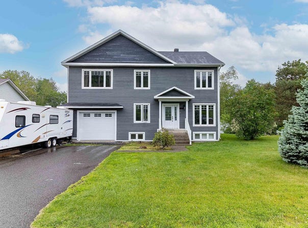 1476 Rue Shefford, Bromont, QC J2L1E4, CA, Bromont, Quebec J2L1E4