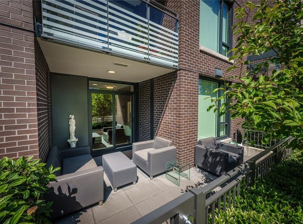 550 Michigan St, Victoria, British Columbia V8V0G3