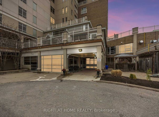 53 - 74 Ross Street, Barrie, Ontario L4N1G3