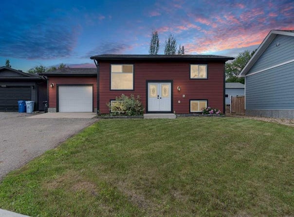 125 Clenell Crescent, Fort McMurray, Alberta T9K1L1