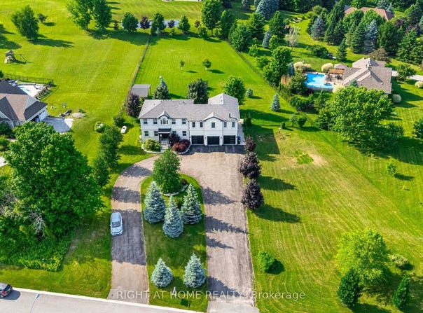 130 Andrews Drive, Bradford West Gwillimbury, Ontario L0G1A0