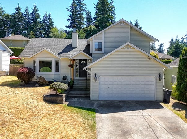 12860 20 Avenue, Surrey, British Columbia V4A 1Y9