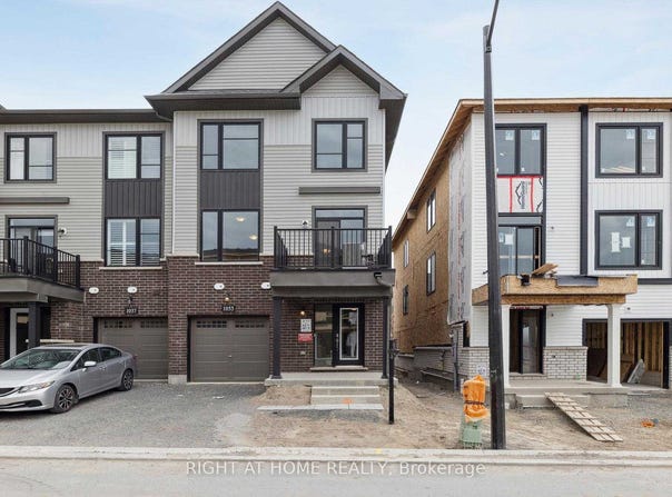 1055 Honeycomb Path, Oshawa, Ontario L1H8L7