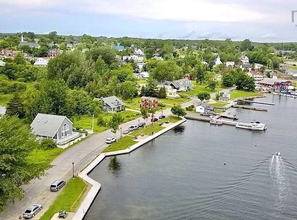 70 Water Street, Baddeck, Nova Scotia B0E 1B0