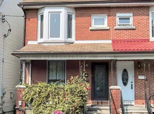 132 Bellwoods Avenue, Toronto, Ontario M6J2P4