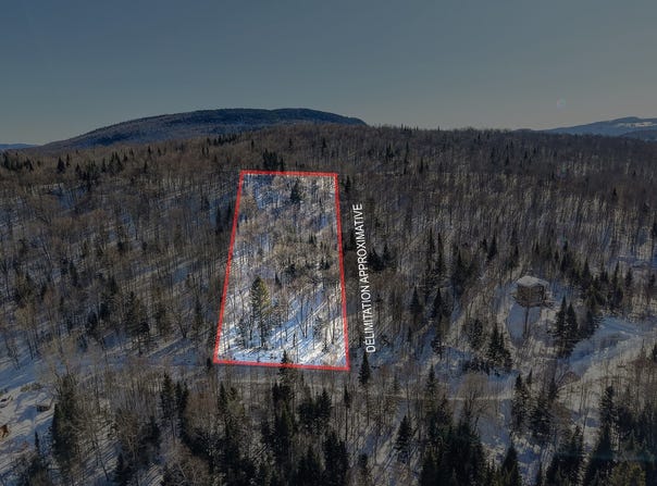 Ch. du Lac-Élan, Saint-Donat, Quebec J0T2C0