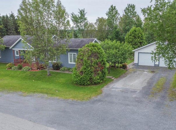 18670 12e Avenue, Saint-Georges, QC G5Y5B8, CA, Saint-Georges, Quebec G5Y5B8