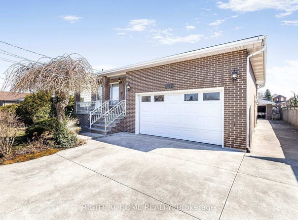 212 Margaret Avenue, Hamilton, Ontario L8E2H8