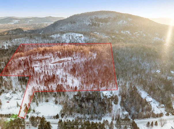 400 8e Rang, Mont-Tremblant, Quebec J8E 1X1