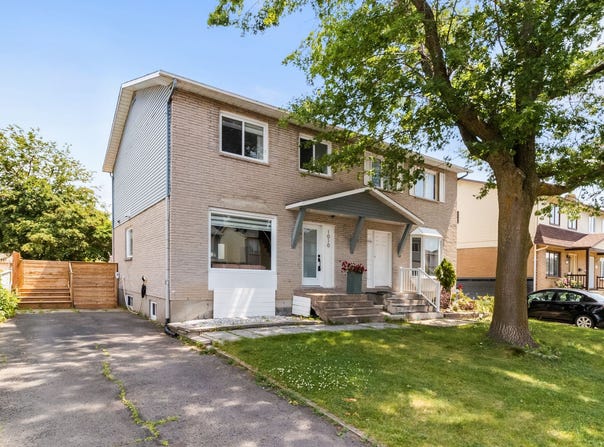 1010 Rue Schubert, Brossard, QC J4X1X1, CA, Brossard, Quebec J4X1X1