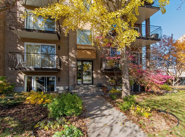 192 Rue Vaudry, Sainte-Thérèse, Quebec J7E5E7