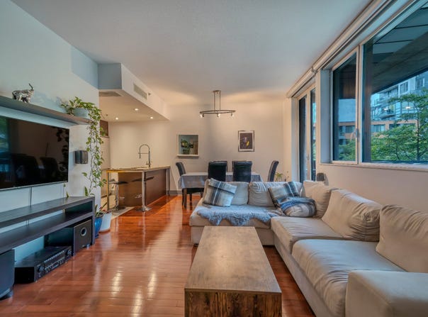801 Rue de la Commune E., Montréal, Quebec H2L0A3