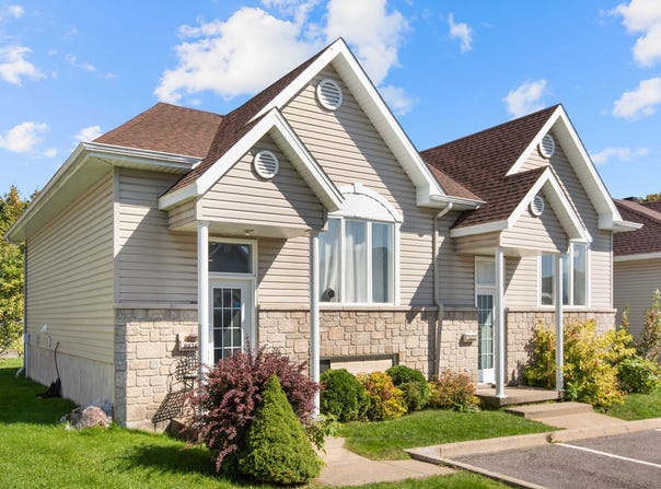 8834 Rue Ste-Barbe, Les Rivières, Quebec G2C1C6
