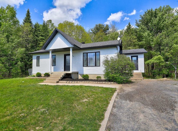 20 Rue Christian, Sainte-Mélanie, Quebec J0K3A0