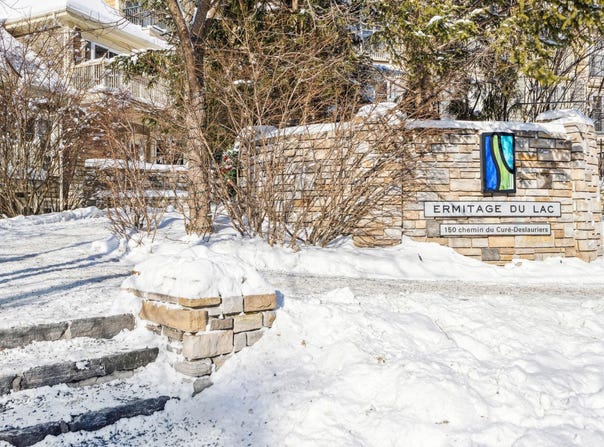 150 Ch. du Curé-Deslauriers 207, Mont-Tremblant, Quebec J8E 3M2