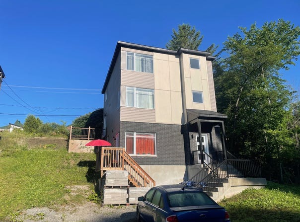 651 Rue Lafrance, Gatineau, QC J8R4C1, CA, Gatineau, Quebec J8R4C1