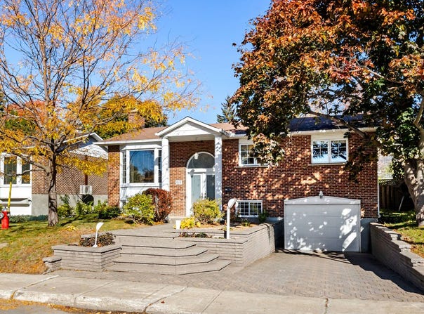 573 Rue de Marigny, Laval-des-Rapides, Quebec H7N5B7