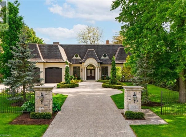 1577 GLOUCESTER Road, London, Ontario N6G2S5
