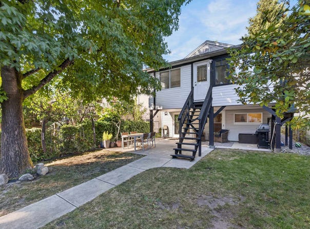 2218 E 11th Avenue, Vancouver, British Columbia V5N 1Z6