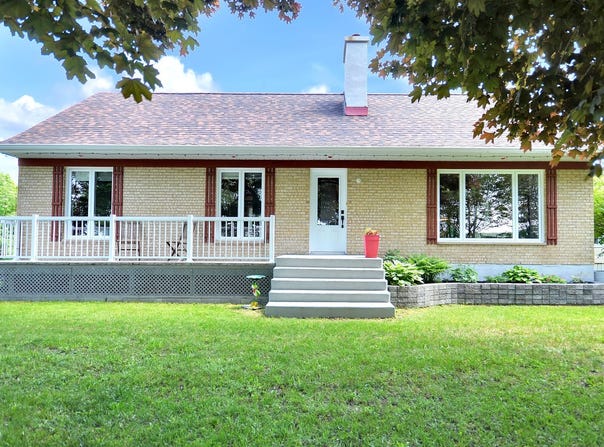 2425 Route 132 E., Rimouski, QC G0L1B0, CA, Rimouski, Quebec G0L1B0