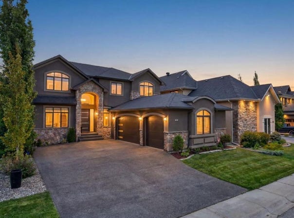 32 Aspen Meadows Manor SW, Calgary, Alberta T3H5Z6