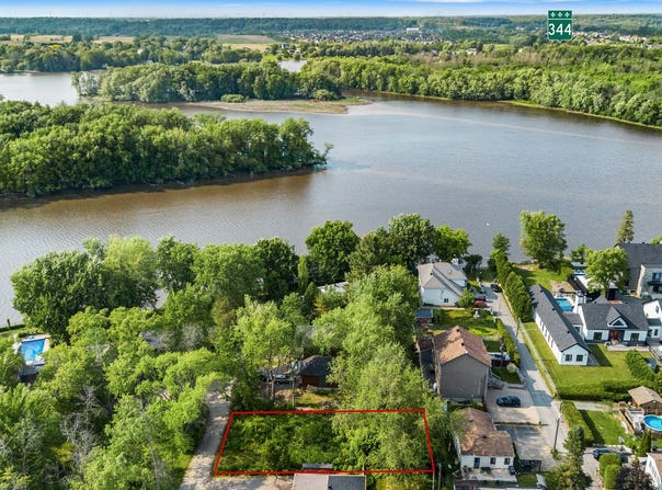18 Tsse Joseph-Meunier, Saint-François, QC H7J1C4, CA, Saint-François, Quebec H7J1C4