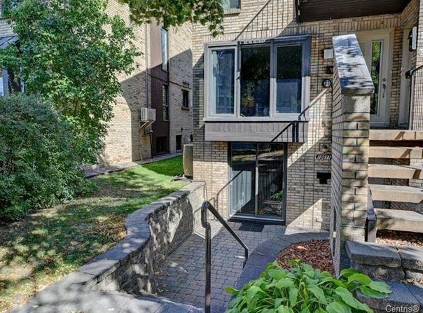 10671 Av. Larose, Ahuntsic-Cartierville, Quebec H2B3C4