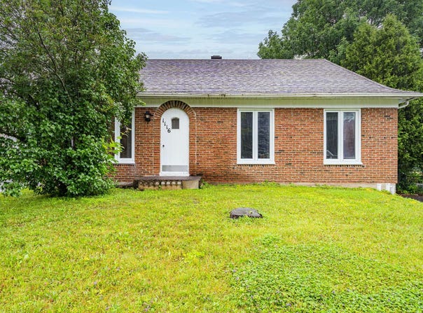 1116 Côte Chateaubriand, La Haute-Saint-Charles, QC G3K1C2, CA, La Haute-Saint-Charles, Quebec G3K1C2