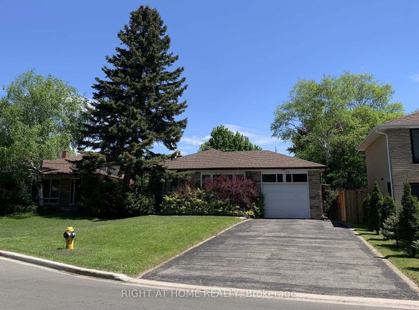 66 Dewlane Drive, Toronto, Ontario M2R2P8