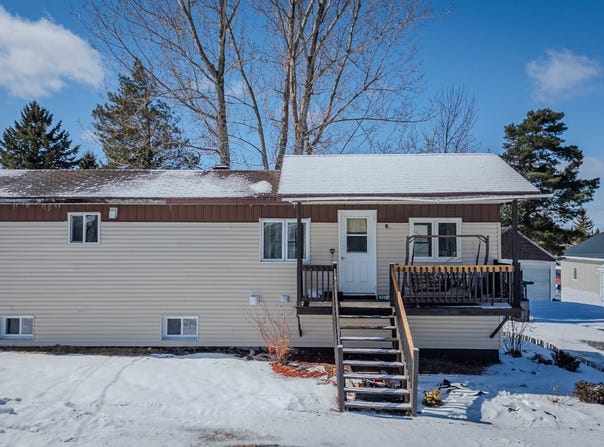 472-472A Rue Principale, Saint-Robert-Bellarmin, Quebec G0M2E0