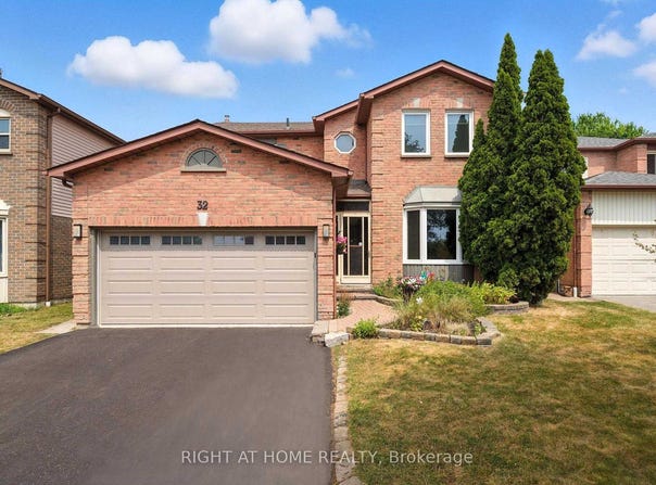 32 Horseshoe Drive, Whitby, Ontario L1N8E9
