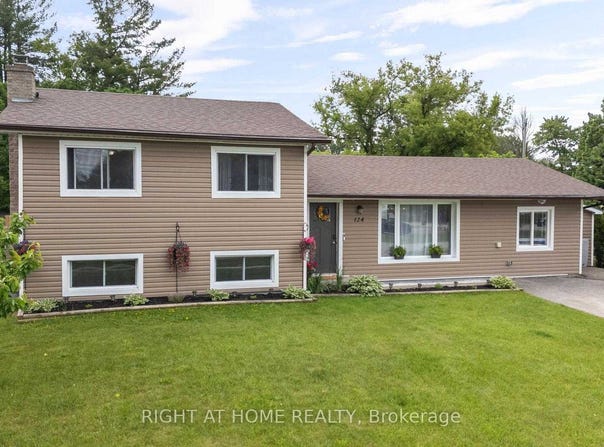 124 Sydenham Street, Essa, Ontario L0M1B0