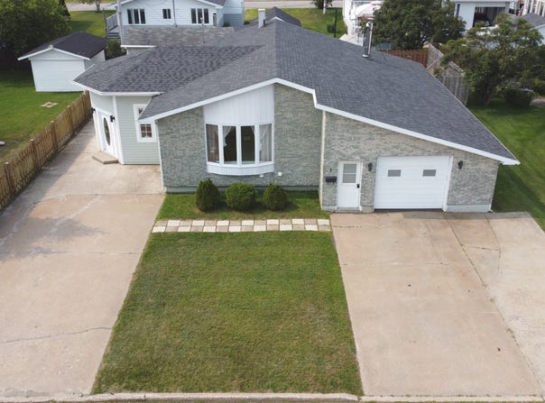 3 Rue Ternet, Sept-Îles, QC G4R1A9, CA, Sept-Îles, Quebec G4R1A9