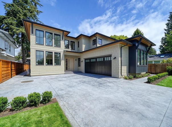 12321 22 Avenue, Surrey, British Columbia V4A 2B4