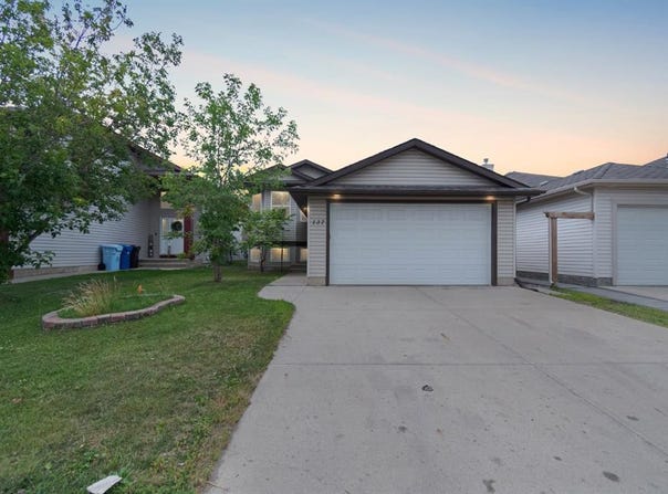 137 Fox Crescent, Fort McMurray, Alberta T9K0C2