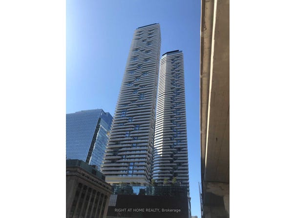 6704 - 100 Harbour Street, Toronto, Ontario M5J2T5