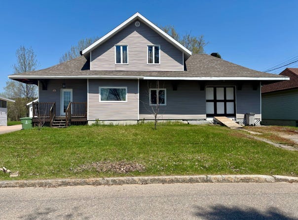 212 Av. St-Émilien, Saint-Raymond, QC G3L3X2, CA, Saint-Raymond, Quebec G3L3X2