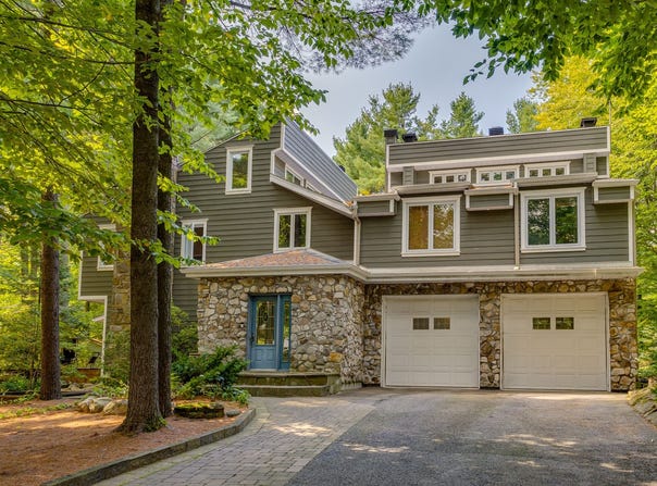 2434 Place de Laurel Valley, Saint-Lazare, QC J7T2B1, CA, Saint-Lazare, Quebec J7T2B1