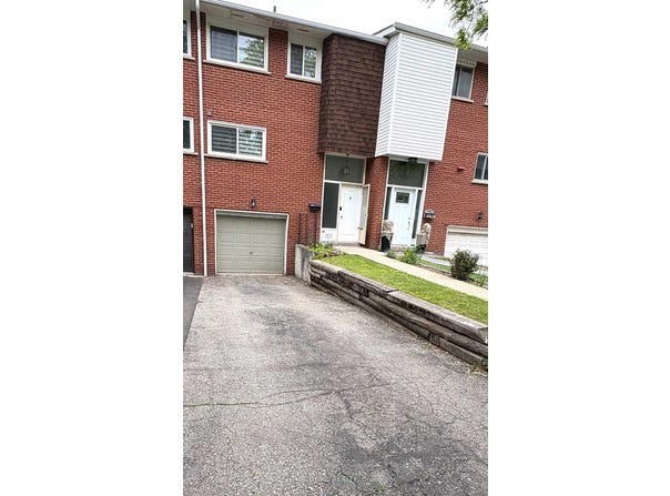 5473 Schueller Crescent, Burlington, Ontario L7L3T1