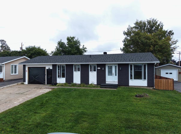 6 Rue des Saules, Port-Cartier, Quebec G5B2A3