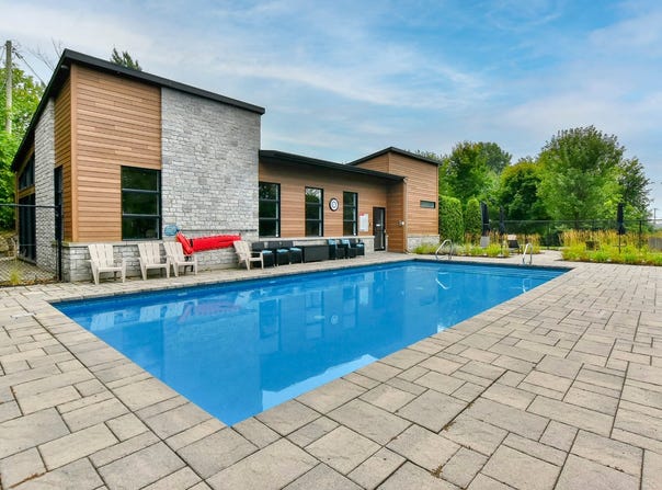17905 Rue du Grand-Prix, Mirabel, QC J7J0R9, CA, Mirabel, Quebec J7J0R9