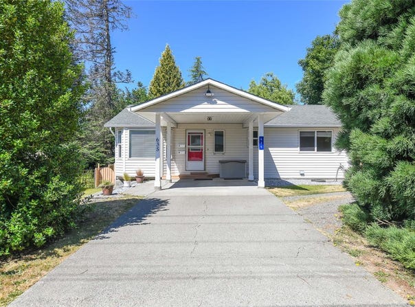 635 Pritchard Rd, Comox, British Columbia V9M 3J1