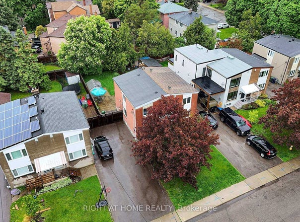 48 Van Stassen Boulevard, Toronto, Ontario M6S2N5