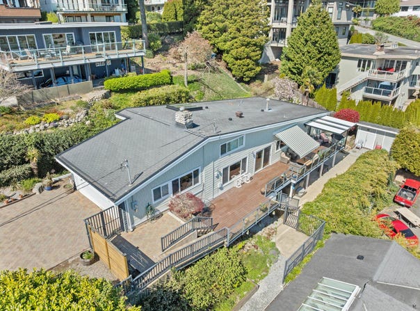 15535 Royal Avenue, White Rock, British Columbia V4B1N5